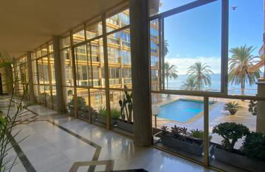 Marbella Beach Front Edificio Mayoral Centro Ciudad y Primera Línea Playa Muy Amplio y Espacioso - Foto 17