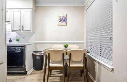 Contemporary 1BR 1Bat Pool Access - Foto 9