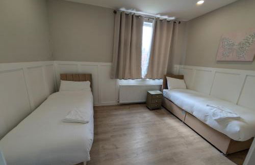 Numero Uno Ensuite 3BR Flat Hot Tub Wifi Parking Contractor and Group Friendly - Foto 4