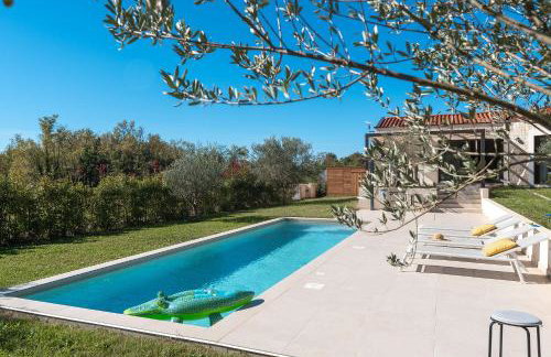 Einzigartiges Steinhaus mit Privatpool, großem Garten, Grill, Liegen - Foto 5