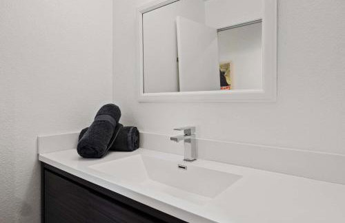 Hacienda Hideaway 3BR Desert Oasis w Pool Spa & Firepit - Foto 34