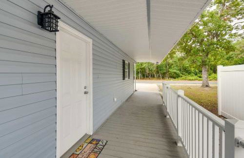 Walk to Atlantic Beach Family Gem with Fenced Yard - Foto 25