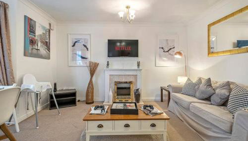 Spacious Apartment with Parking! - Foto 3