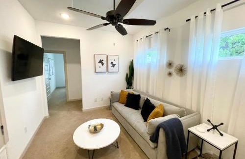 Stylish townhome near AT&T Stadium, Globe Life, Six Flags & More - Photo 6