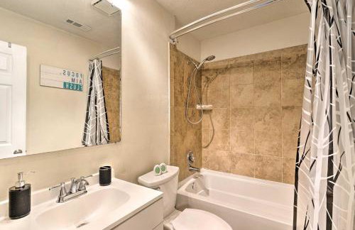 Newport News Condo with Balcony Less Than 2 Mi to Lake! - Foto 21