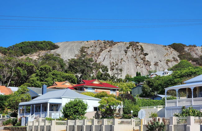 Bay Vista Cottage by the BnB Collection - Photo 28