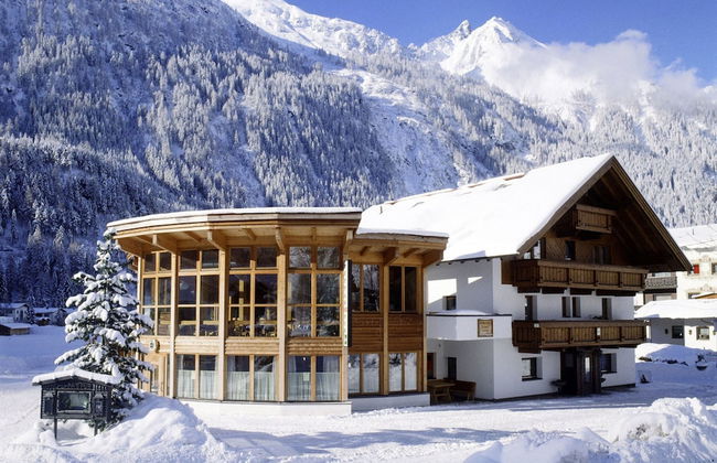 Sunlit Apartment near Ski Area in Längenfeld - Photo 1