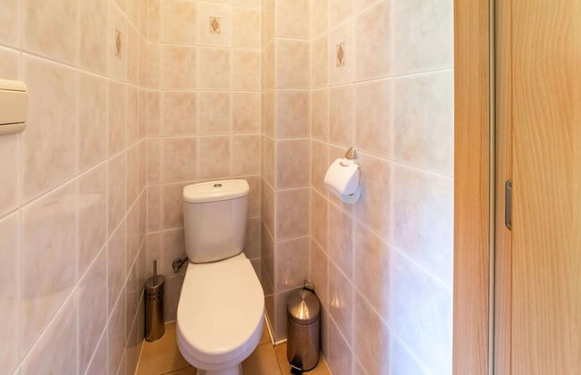 Detached House with Sauna & Hot Tub near Ski Resort & Nature Park - Photo 21