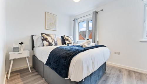 The Cerulean Manor, City Centre House, Large Drive, Free Parking, WiFi, Sofa Bed, Netflix - Foto 3