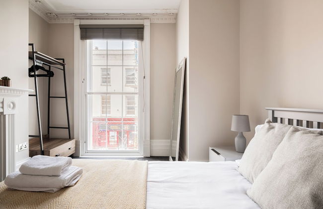 Stunning 2 Bed in Centre of Cheltenham - Photo 17