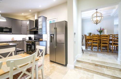 Spacious villa in Tourrettes-sur-Loup with Private Lake access Sleep 16 - Foto 17