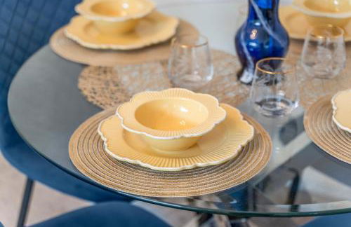 OPK STAYS - Stylish 2 bed Coventry train Station Apt, City Centre, Sleeps 4, FREE Parking, Free Netflix - Foto 27