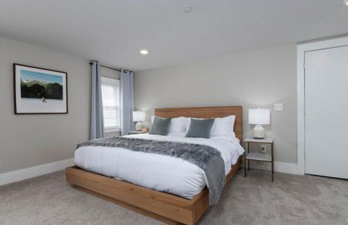 Updated Family-sized Home in Heart of Rutland, Near Slopes, EV Level 2, Hot Tub - Photo 28