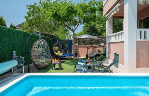 Villa Viktoria with private swimming pool - Photo 2