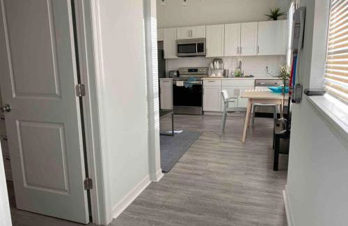 Chic Bungalow Apartment steps from Armature Works & Downtown Riverwalk - Foto 31