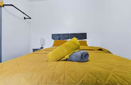 Cliff House By RMR Accommodations - NEW - Sleeps 8 - Modern - Parking - Foto 18