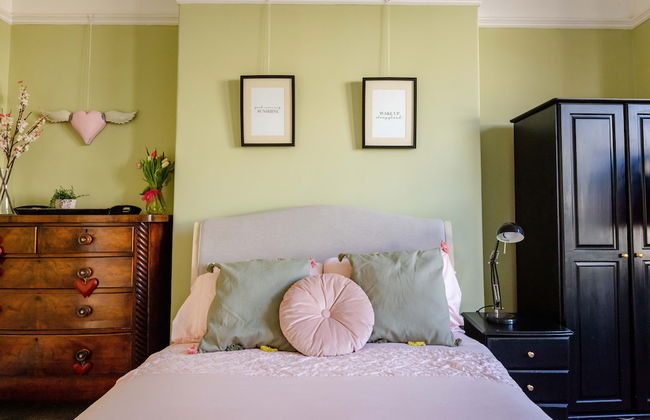 5-bed House With Distant sea Views in Plymouth - Foto 9