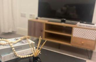 Apartment 30 mins from central London - Photo 4