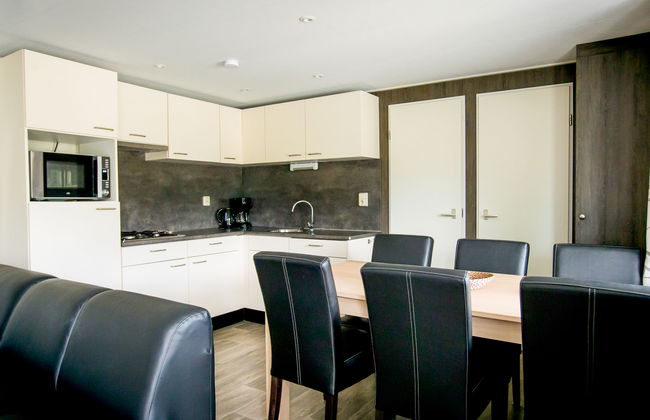 3 bedroom House in Udenhout with swimming pool and garden - Photo 2