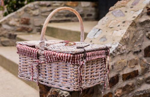 Au domaine des anges, 3 gîtes luxueux avec Jacuzzi privatif, sauna, mini-piscine, piscine extérieure chauffée en saison - Foto 25