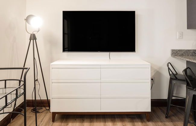 Sosuite 2BR Apt w Balcony, W/d, Gym, On-site Bar - Foto 3