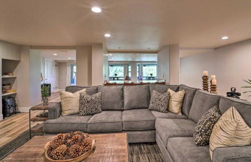 Hot Tub, Pool Table Luxe Reno Chalet with Mtn View! - Foto 68