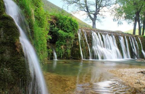Locazione Turistica al Castello di Scopoli, situata tra Pale e Rasiglia sulla via Francigena a due passi da Sellano Foligno Assisi e Spoleto - Photo 23