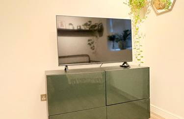 Marlow Family Retreat, Short Stroll into Town - Photo 38