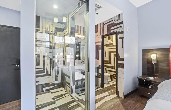 Perfect En Suite Studio - Photo 13