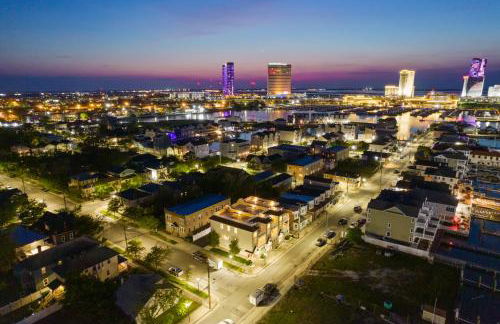 ❤️ The Top End Townhomes with Stunning Views On One-Of-A-Kind Rooftop Deck! WOW! - Foto 5