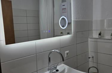 Big City Apartment Krefeld with Balcony - Foto 13