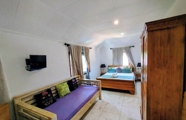 Lucy's guesthouse - Photo 20