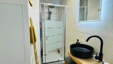 Escapade - Studio cosy au centre de Saint-Omer - Foto 5, Shower