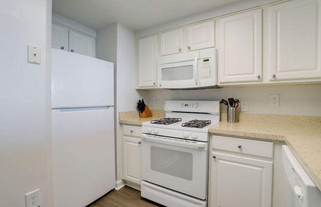 Arlington Apartments Near Metro - Foto 44