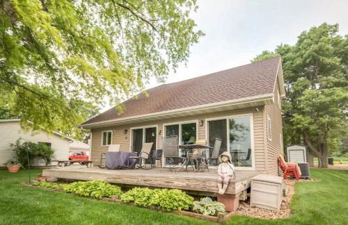 Waterfront Johnson Lake Getaway with Fire Pit! - Foto 22