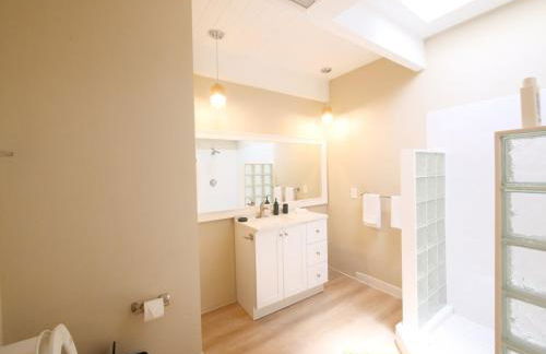 3BD Tropical Luxe Stay with Pool, Gameroom and Grill - Foto 41