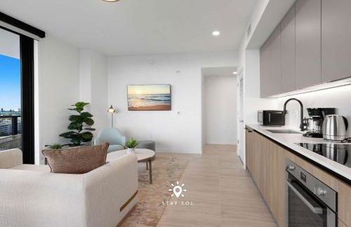 Chic 2BR Apartment Gym & Balcony Views - Foto 41