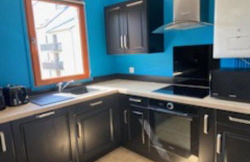 Spacious T3 with balcony - close to town center - Photo 17