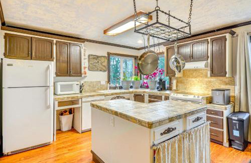 4 Mi to Sandy River Access Studio with Mtn Views! - Photo 2