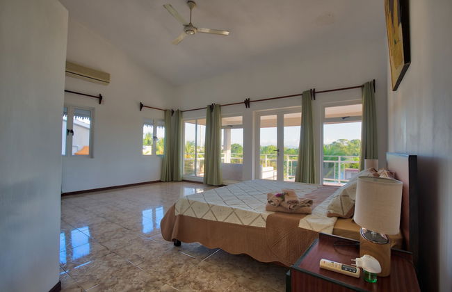 Hibiscus Villa - 5 Rooms - Photo 3