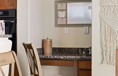 Stylish Silver Falls 4BR KING Master Game Room - Photo 15