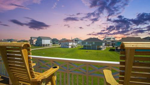 4BR Beach Haven - Deck, Gourmet Kitchen, Tiki Bar Fun - Foto 2