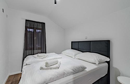 Villa Sea Edge - Three Bedroom Villa With Sea View - Photo 28