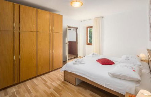 Awesome Home In Zminj - Foto 23