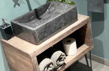 Studio with kitchen nestled lovely wooded cul du sac - Foto 22