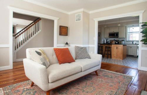 Farmhouse Broad Brook: Comfort & Charm. - Foto 25