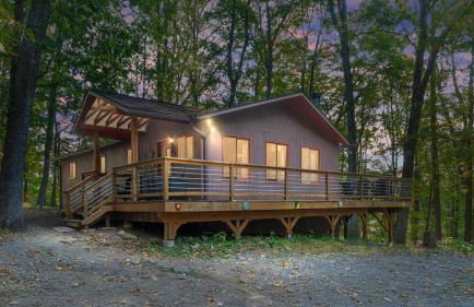 Wooded Nest, Cozy 3BR Chalet Near Spas, Downtown Berkeley Springs & Hiking - Foto 31