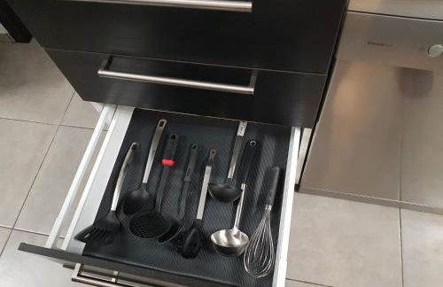 DELUXE 3 Rooms74m2,2Air Condit 2TV SEAVIEW on AMADORES,2 heatPOOLs, PARKING, 600 MB,Dishwasher,2Lift,,3 BEACHes - Photo 48