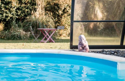 Tipoz'Immo - Belle Bretagne piscine chauffée - proche de la mer - wifi inclus - linge inclus et lits faits - jardin clos - animaux bienvenus - proche des commerces et des attractions touristiques - Foto 9