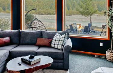 The River House- Riverfront Cabin-hot tub, gazebo! - Photo 15